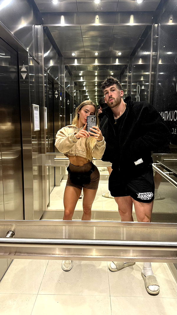 meelahrobbins image ~ Altpins