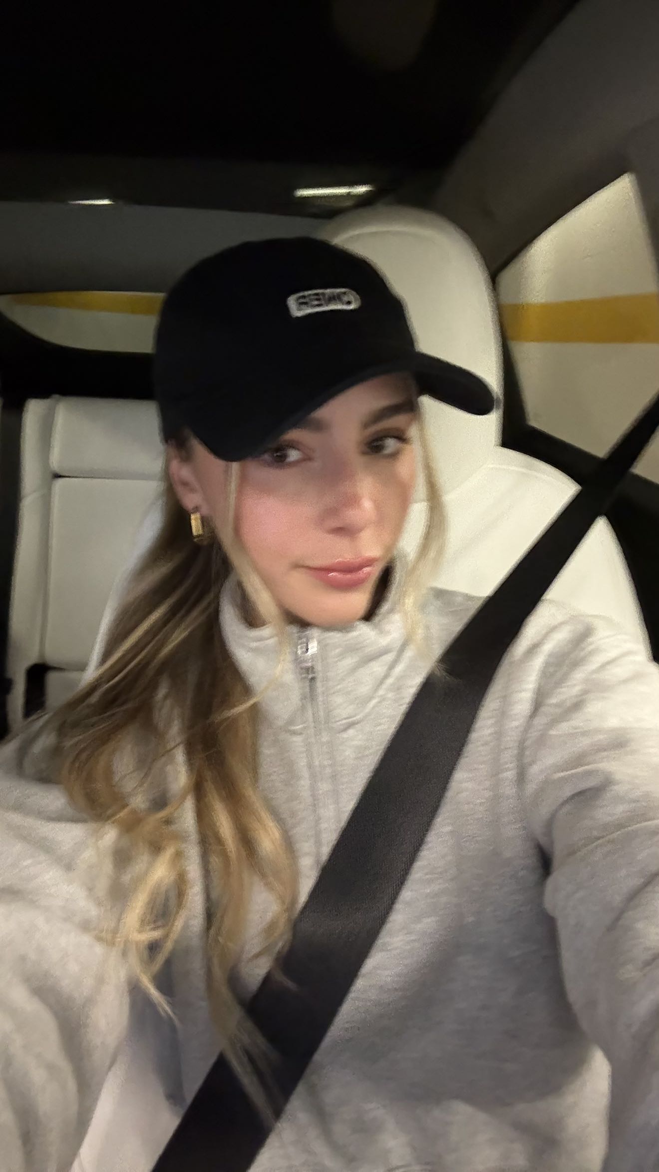 meelahrobbins snapchat image archive image