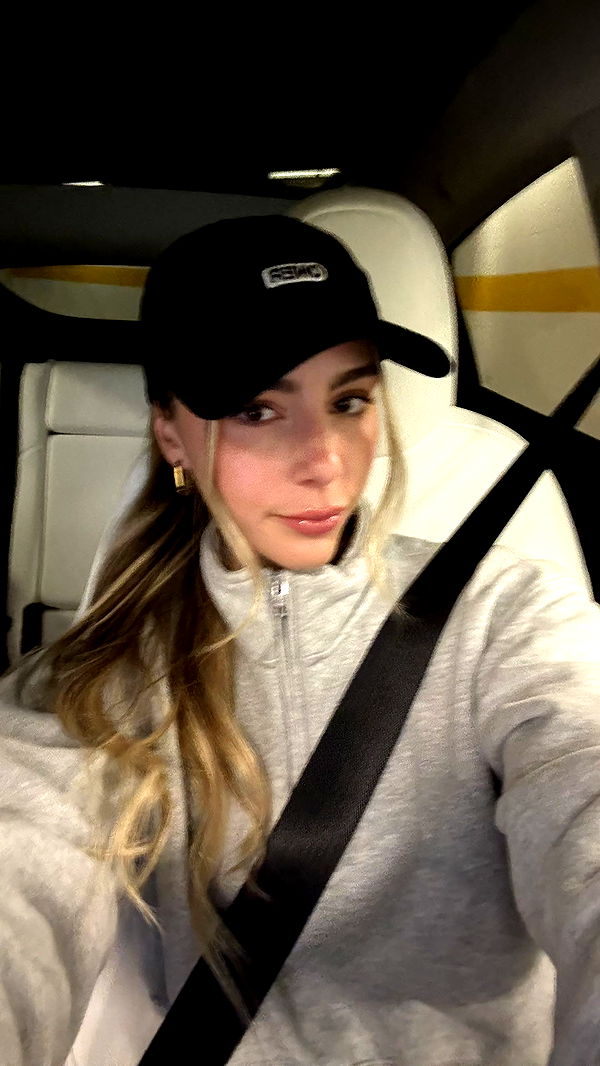 meelahrobbins image ~ Altpins