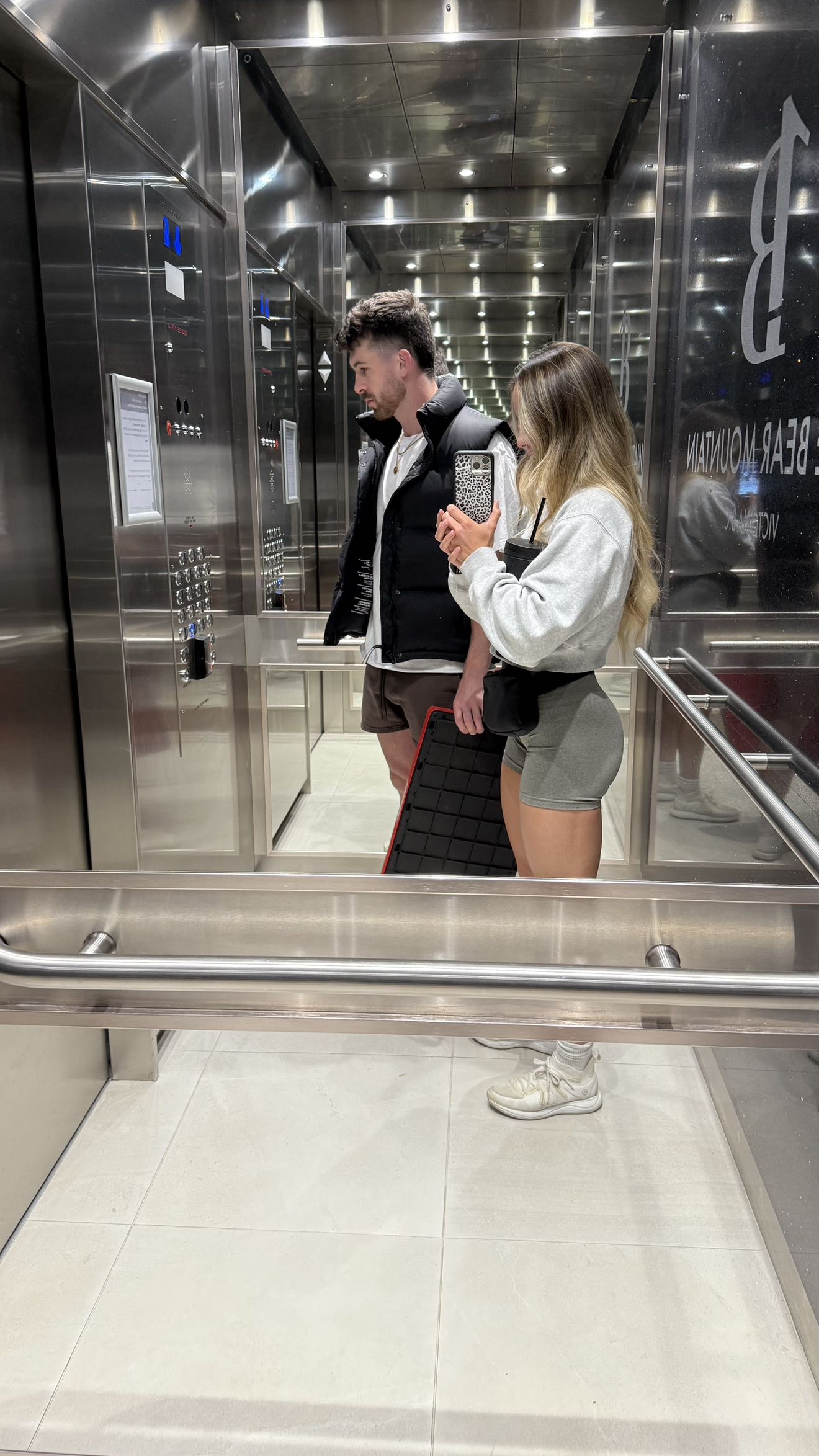 meelahrobbins snapchat image archive image