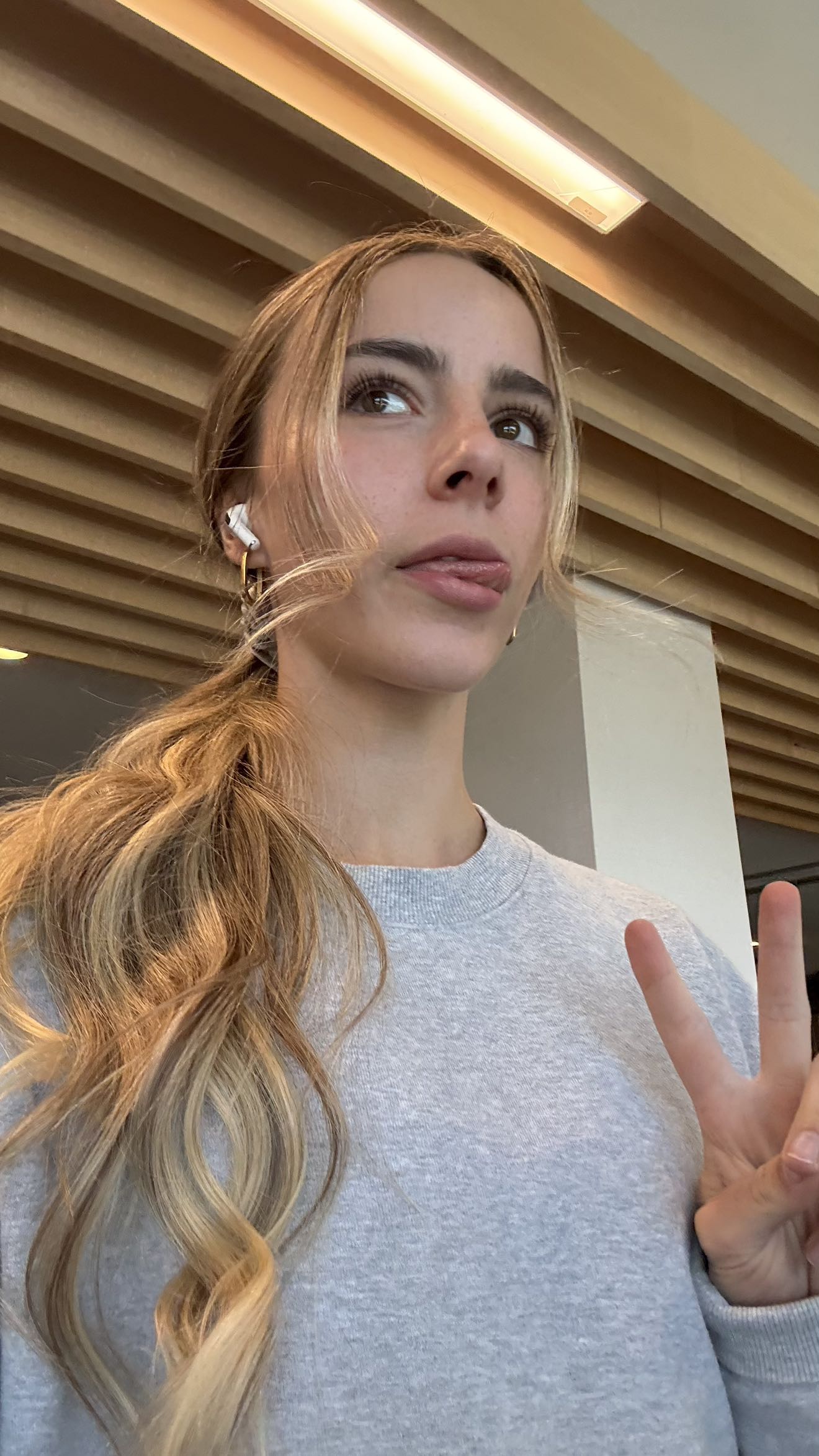 meelahrobbins snapchat image archive image