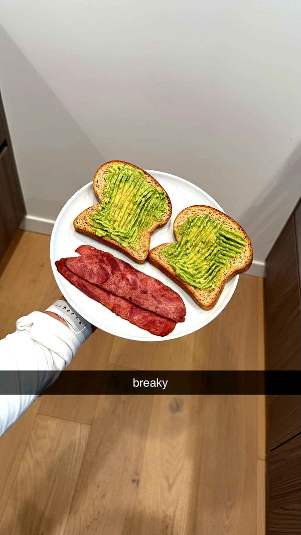 meelahrobbins image ~ Altpins