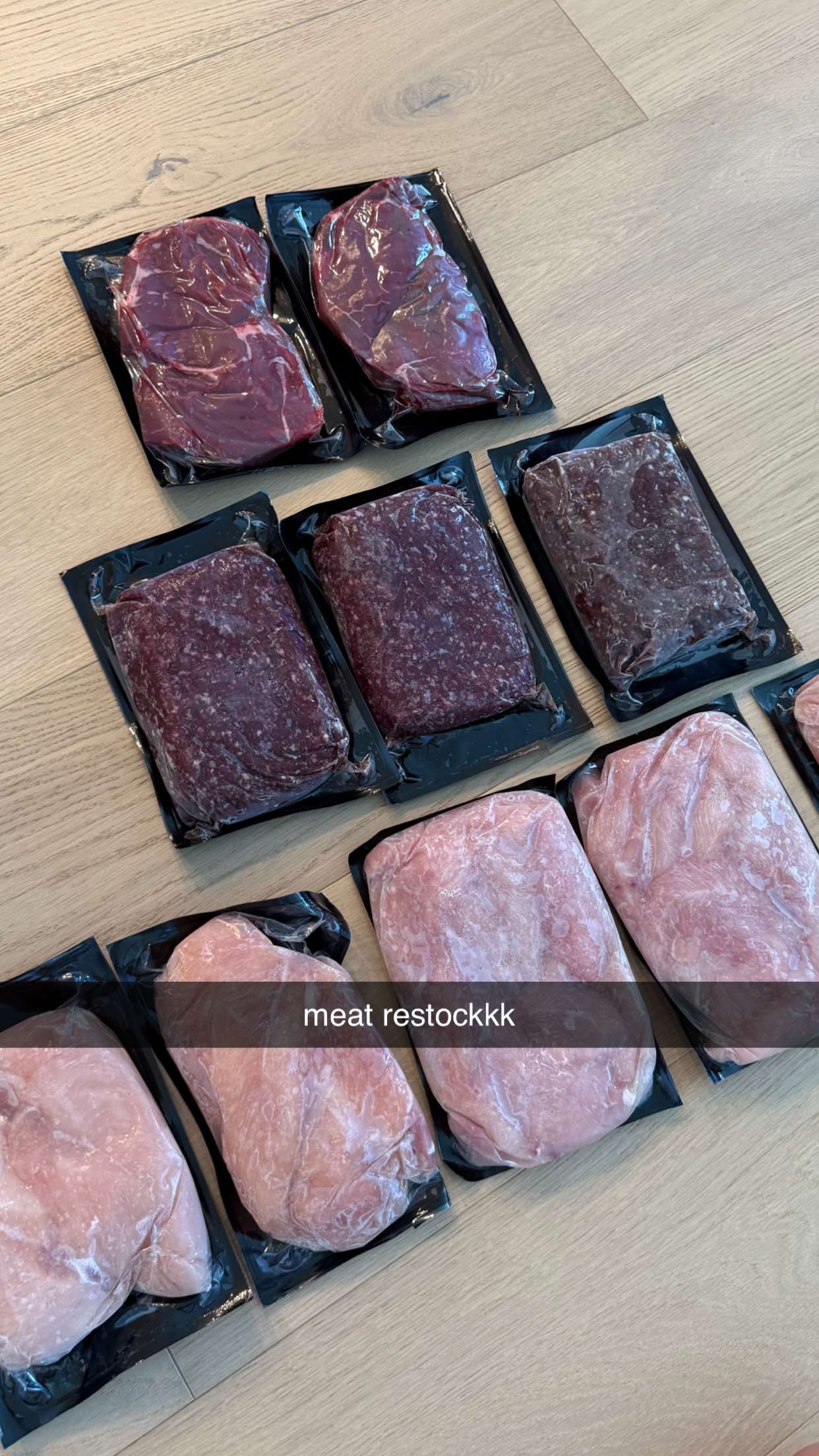 meelahrobbins snapchat image archive image