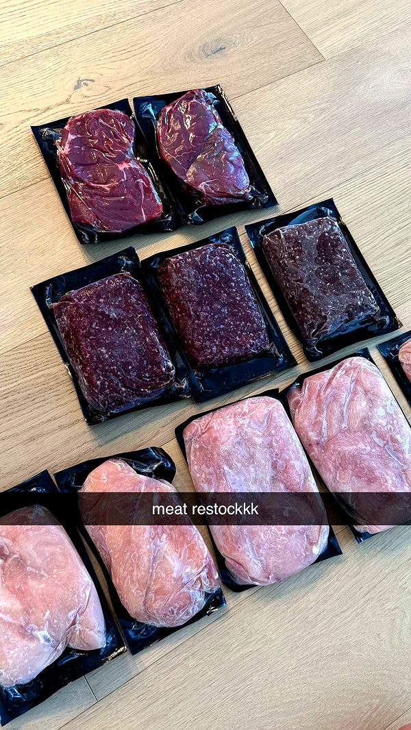 meelahrobbins image ~ Altpins