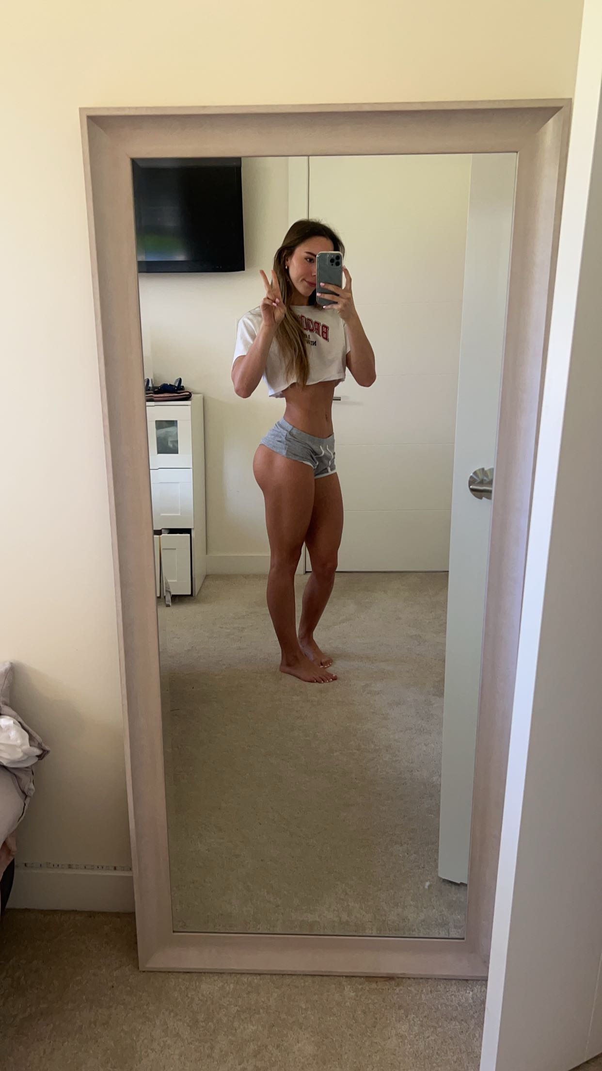 meelahrobbins snapchat image archive image