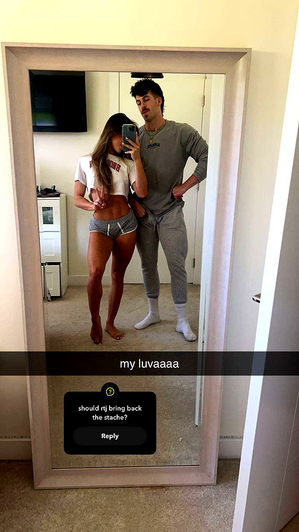 meelahrobbins image ~ Altpins