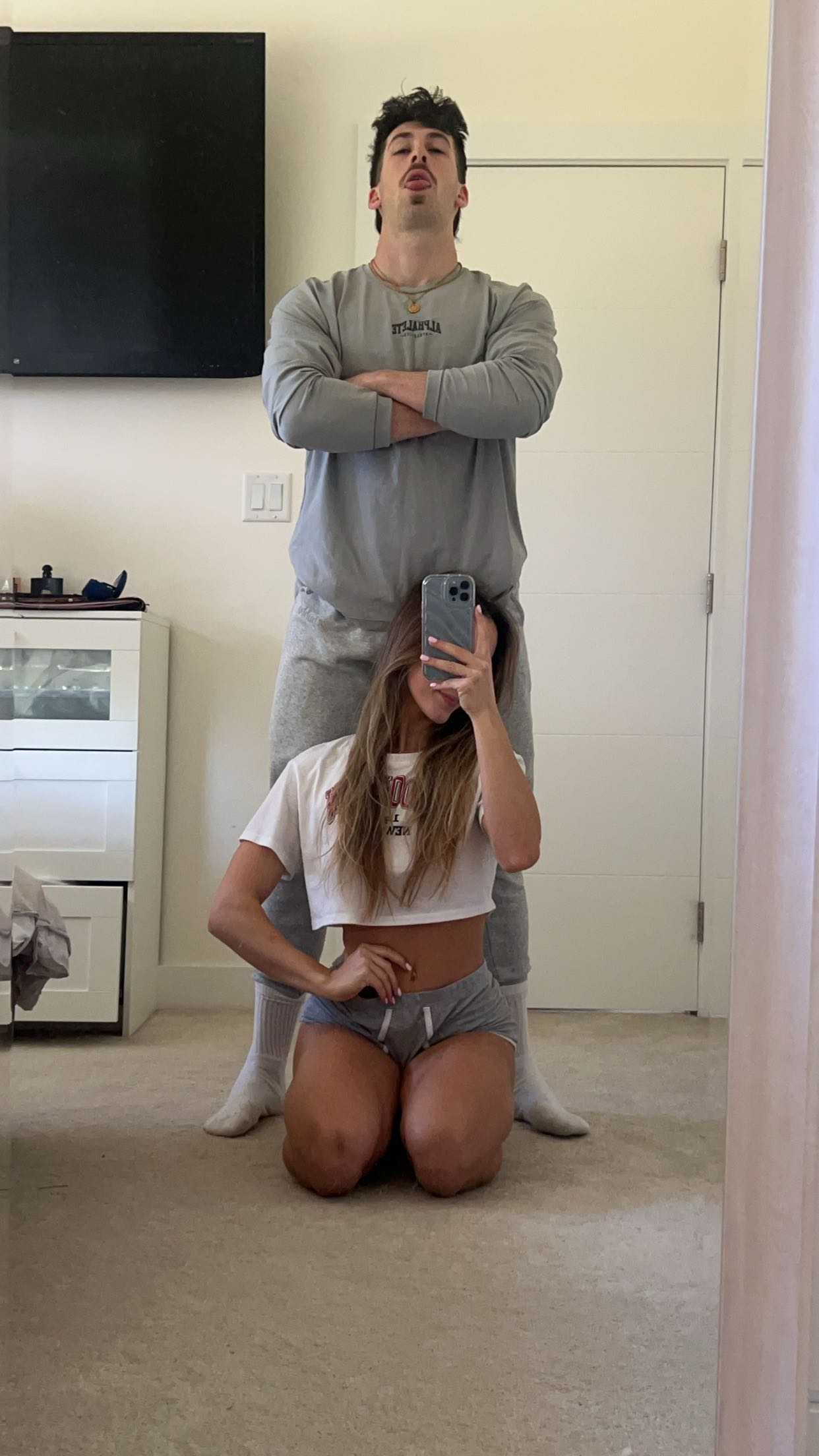 meelahrobbins snapchat image archive image