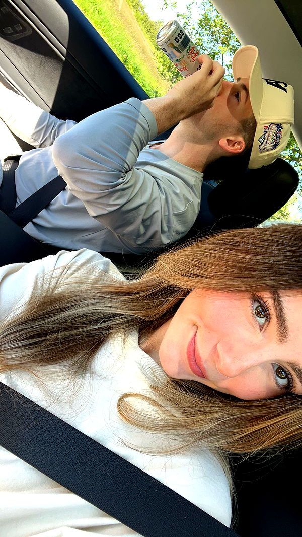 meelahrobbins image ~ Altpins