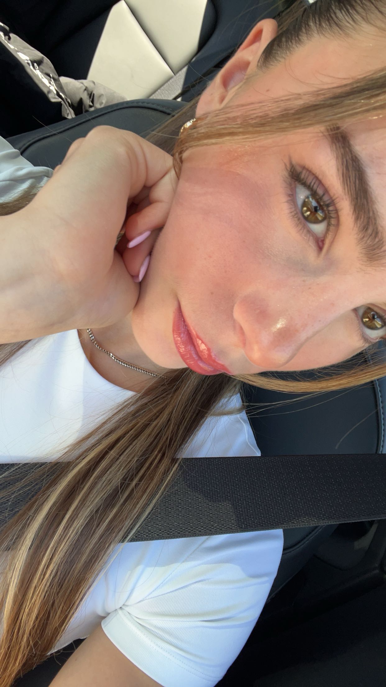 meelahrobbins snapchat image archive image