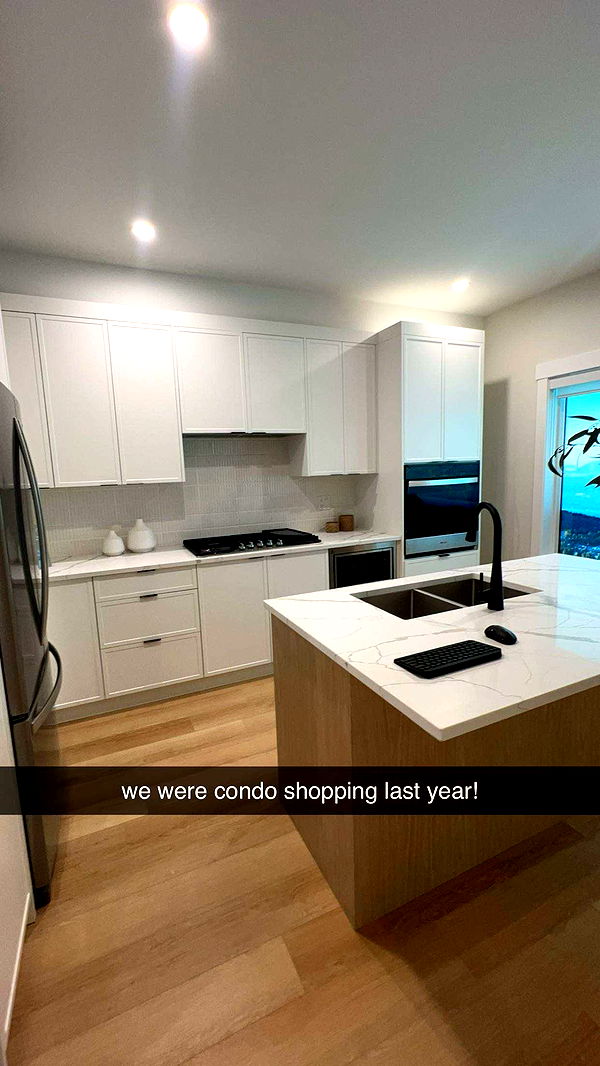 meelahrobbins image ~ Altpins