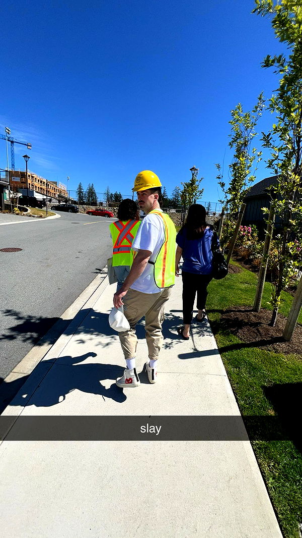 meelahrobbins image ~ Altpins