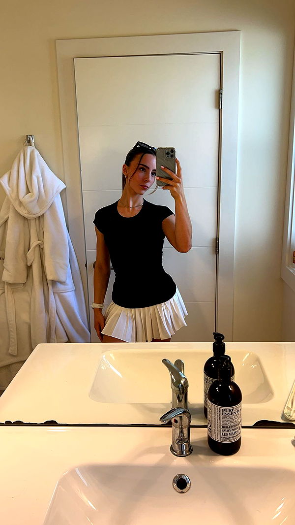 meelahrobbins image ~ Altpins