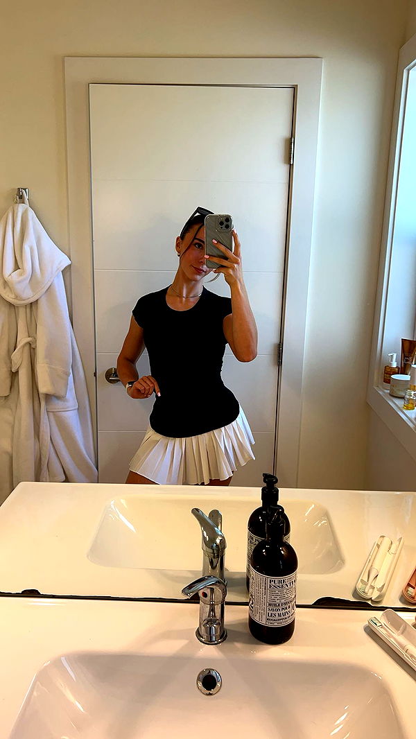 meelahrobbins image ~ Altpins