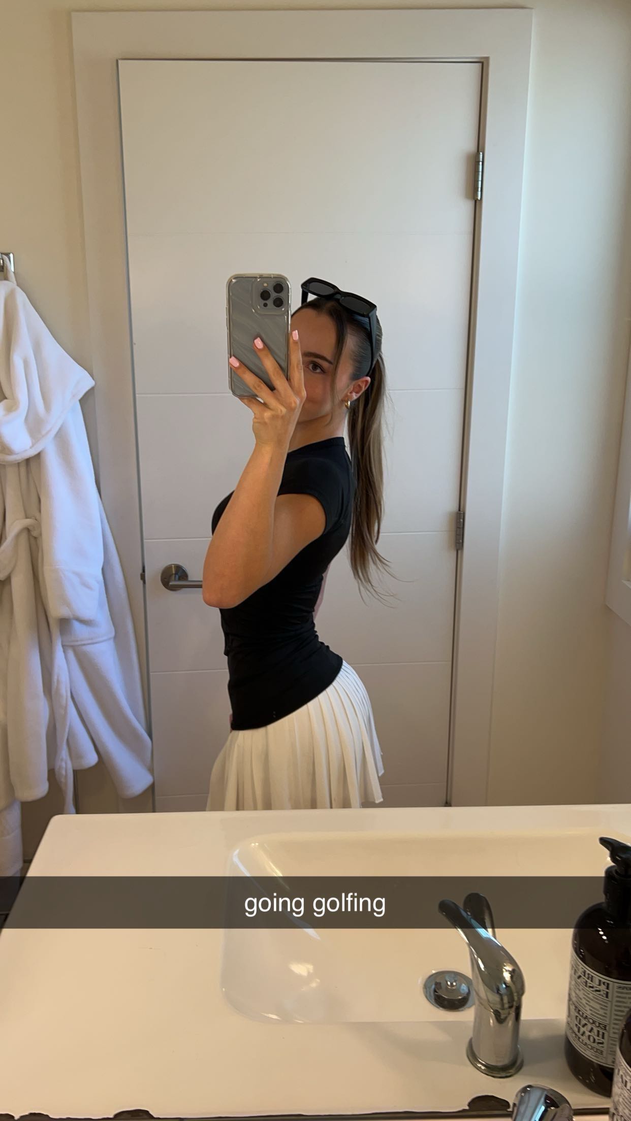 meelahrobbins snapchat image archive image