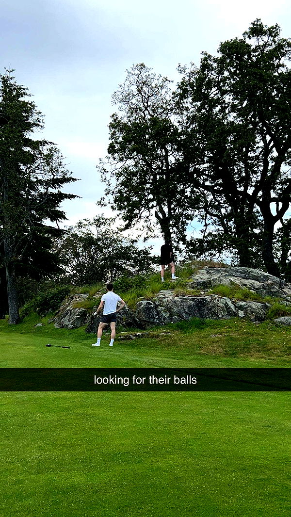 meelahrobbins image ~ Altpins