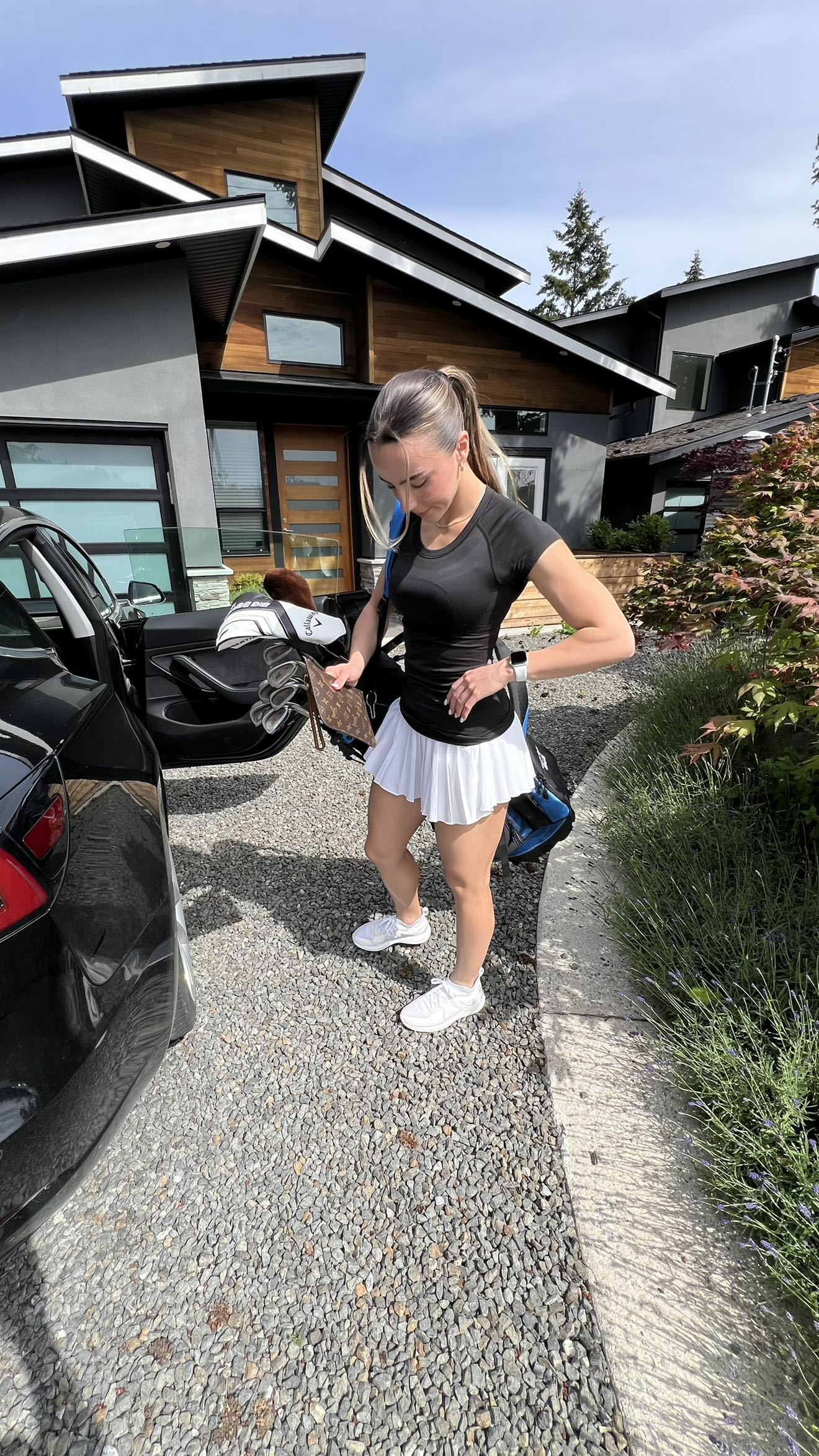 meelahrobbins snapchat image archive image