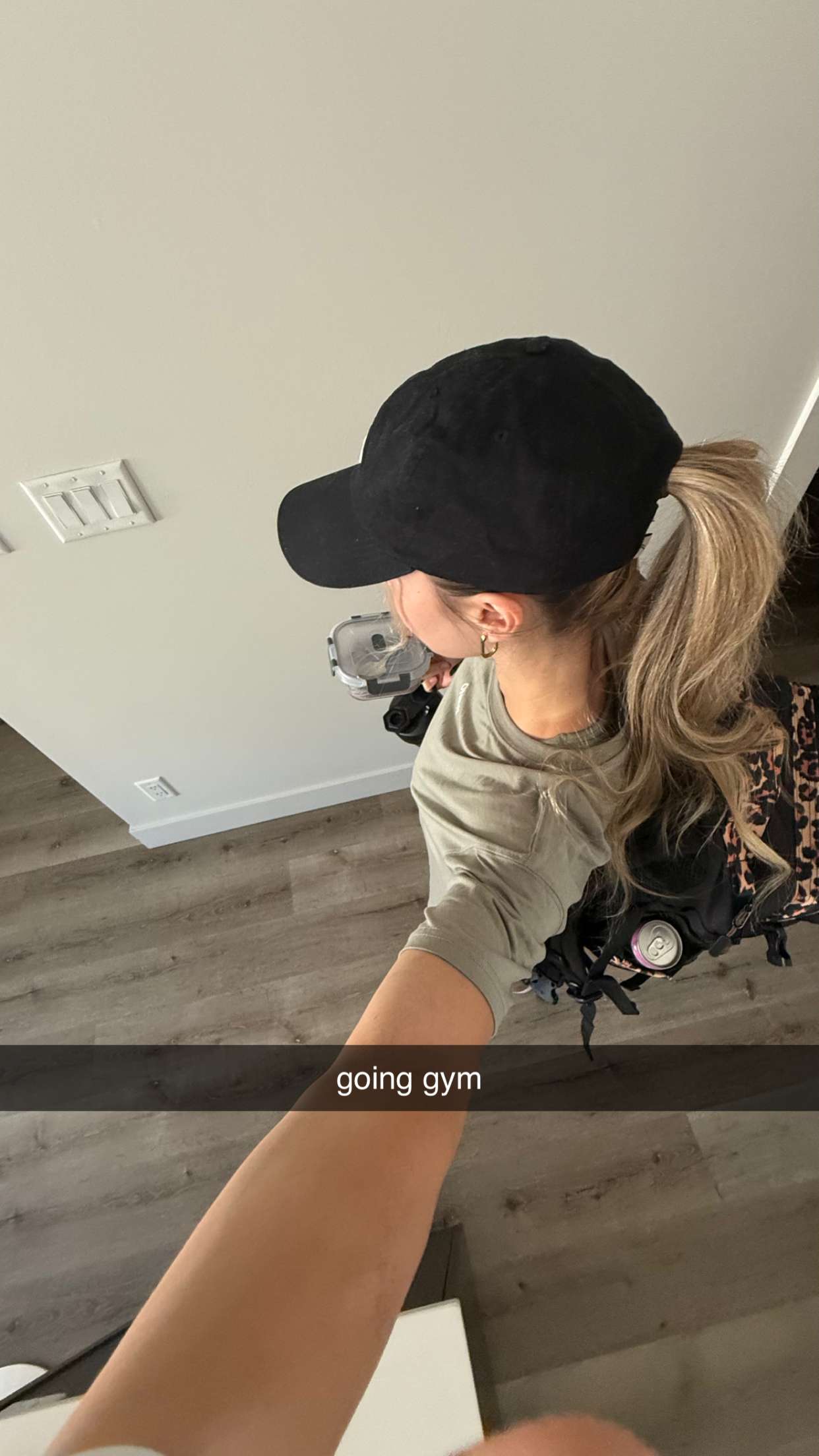 meelahrobbins snapchat image archive image