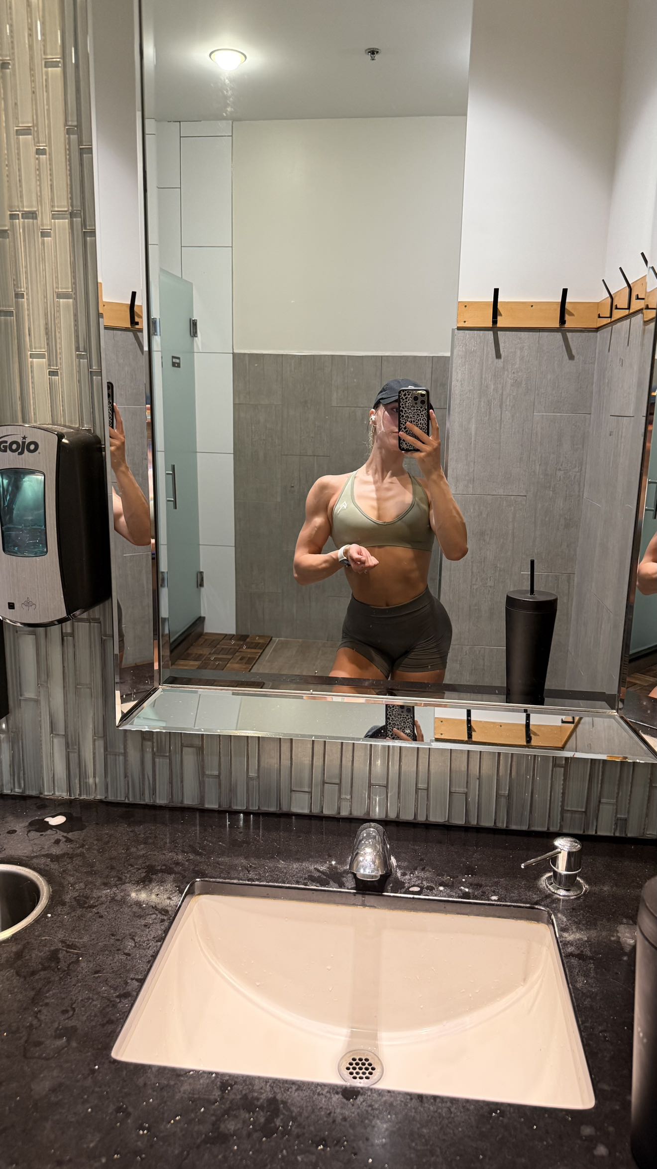 meelahrobbins snapchat image archive image