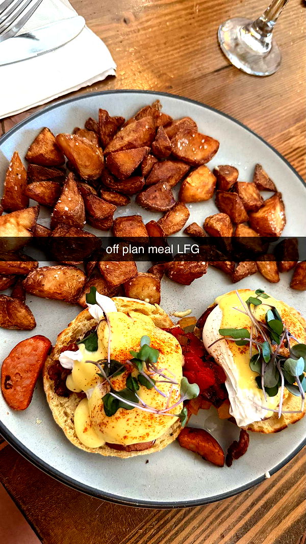 meelahrobbins image ~ Altpins