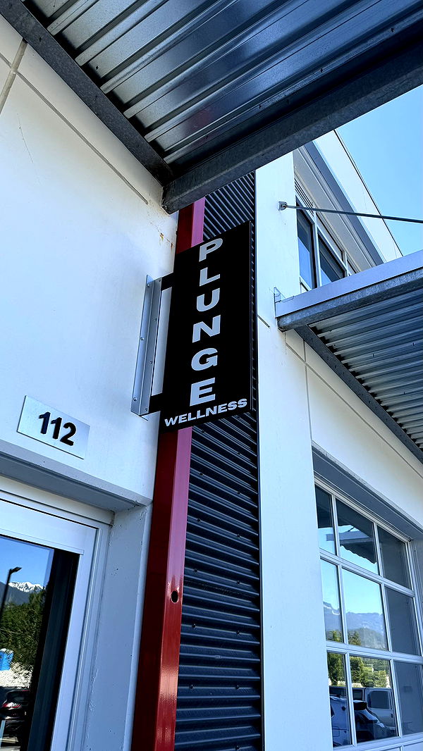 meelahrobbins image ~ Altpins