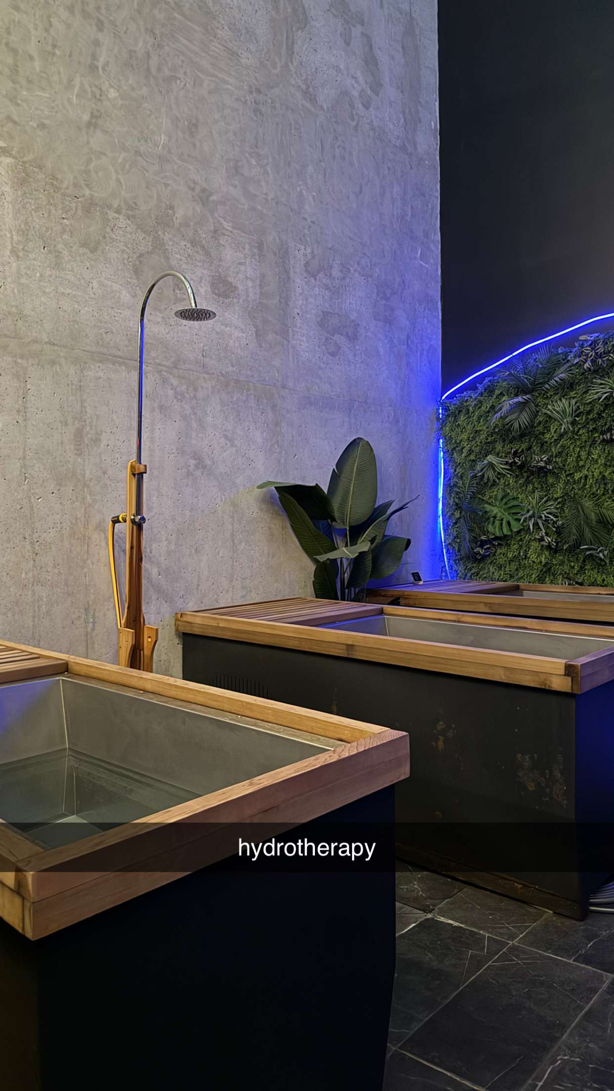 meelahrobbins snapchat image archive image