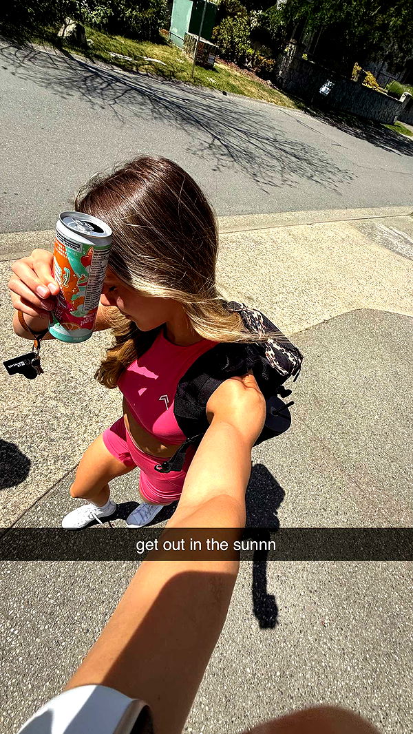 meelahrobbins image ~ Altpins