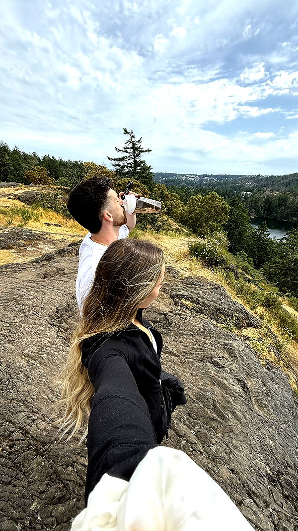 meelahrobbins image ~ Altpins