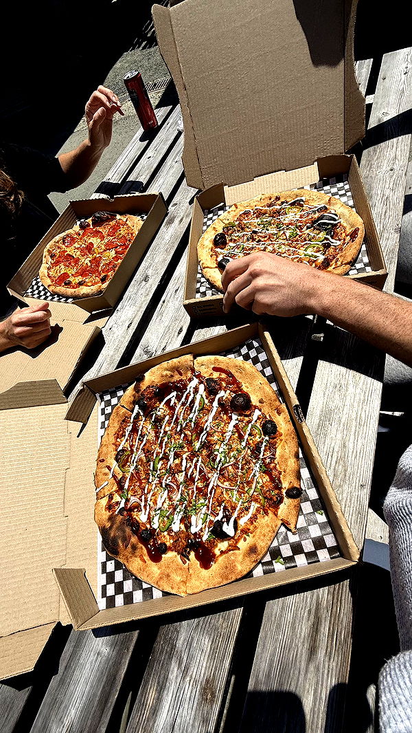 meelahrobbins image ~ Altpins