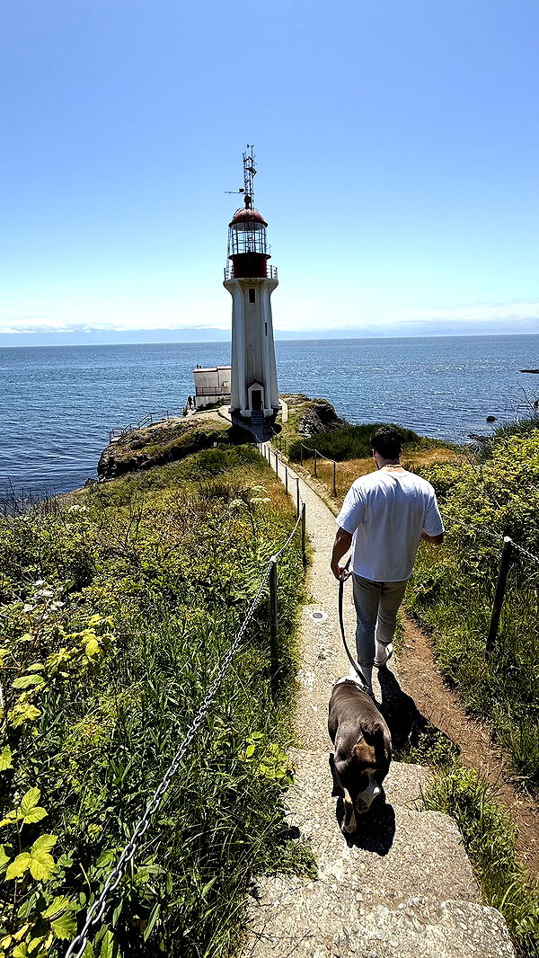 meelahrobbins image ~ Altpins