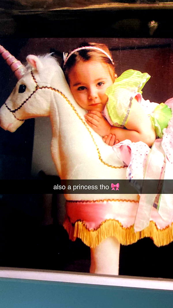 meelahrobbins image ~ Altpins