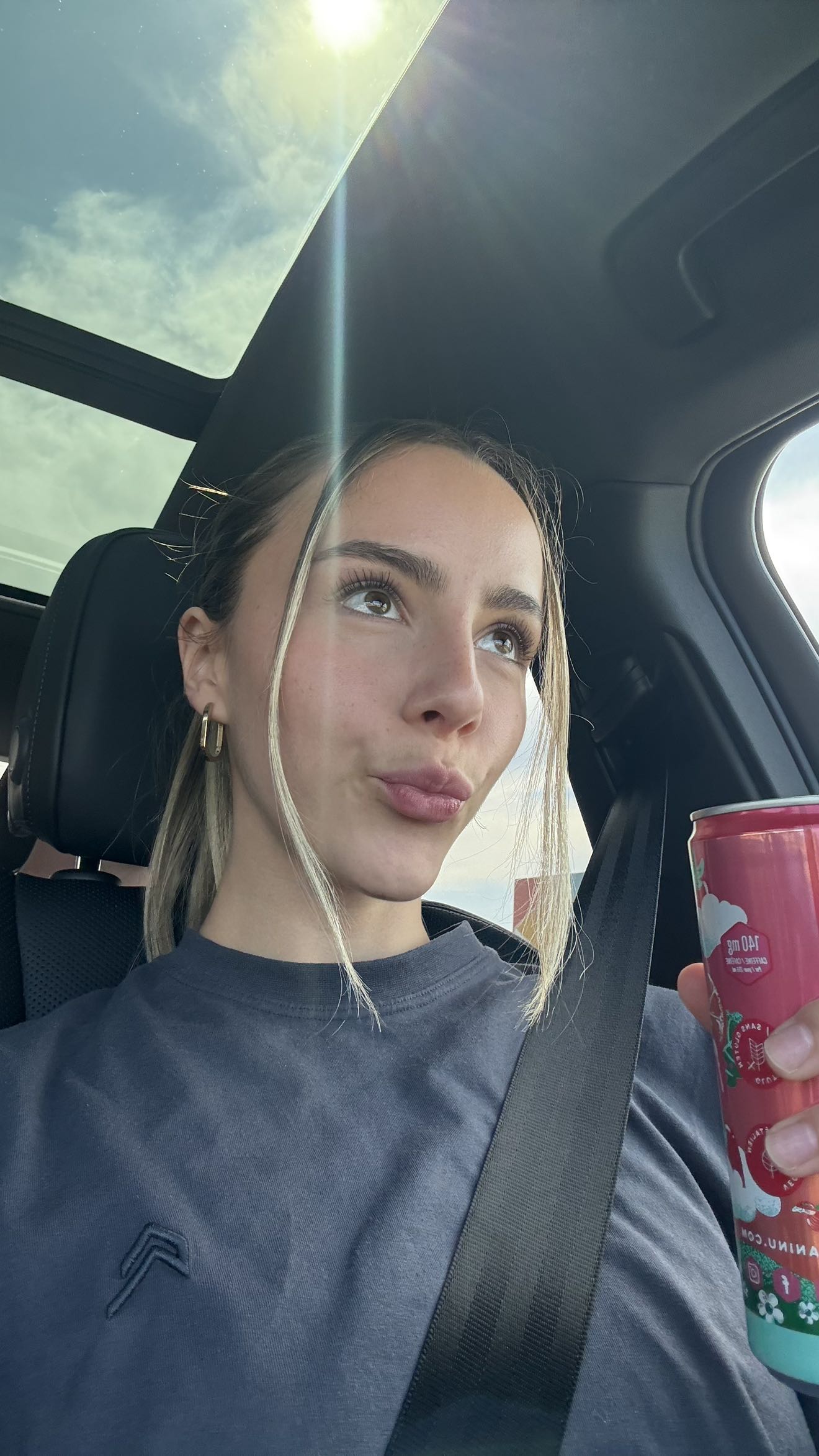 meelahrobbins snapchat image archive image