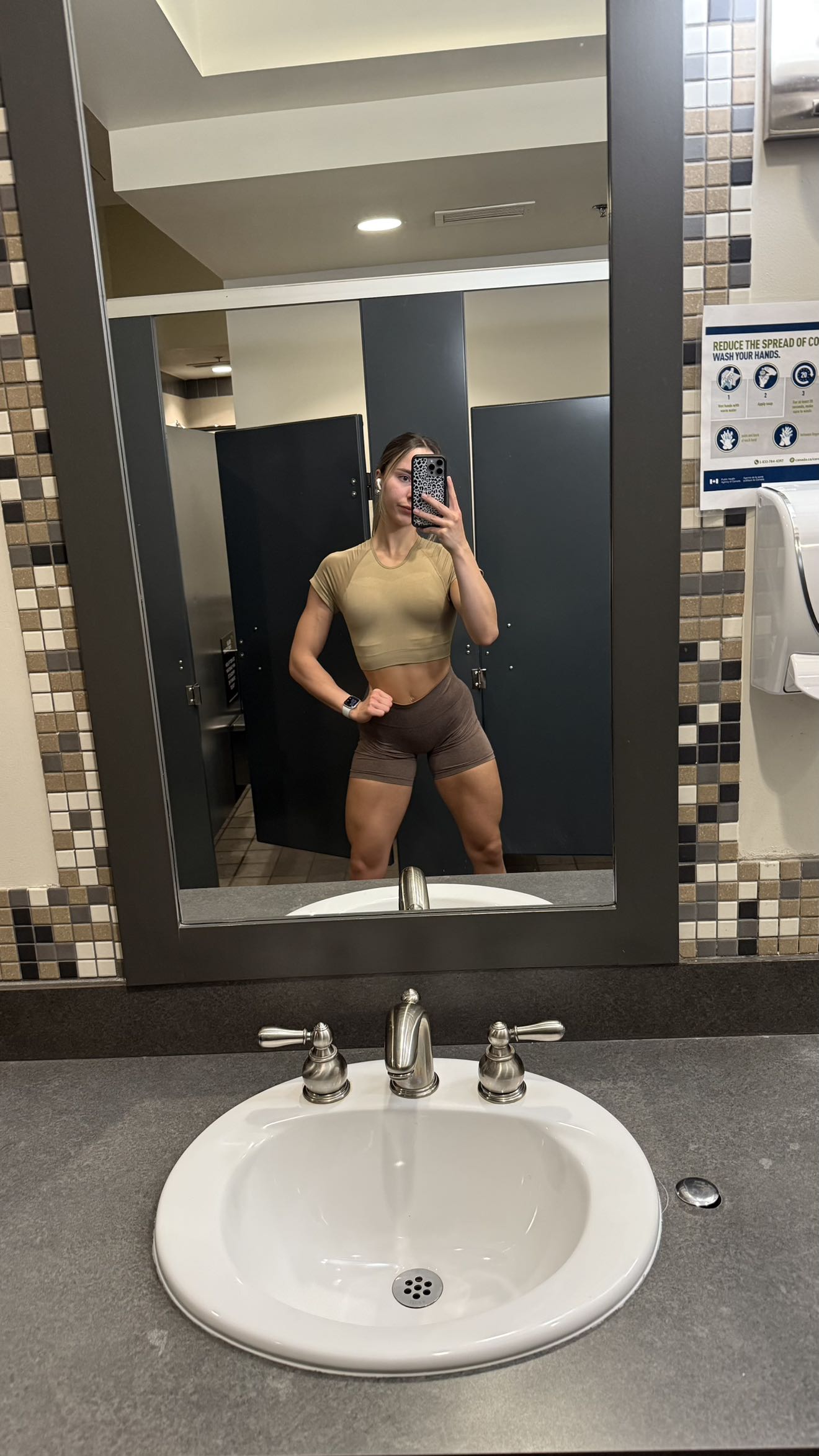 meelahrobbins snapchat image archive image