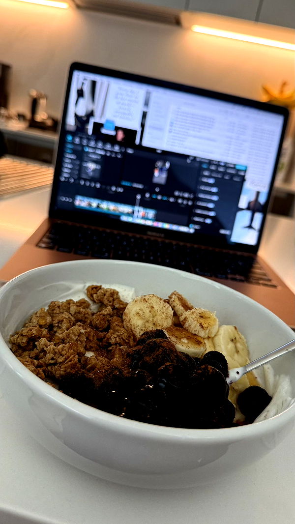 meelahrobbins image ~ Altpins