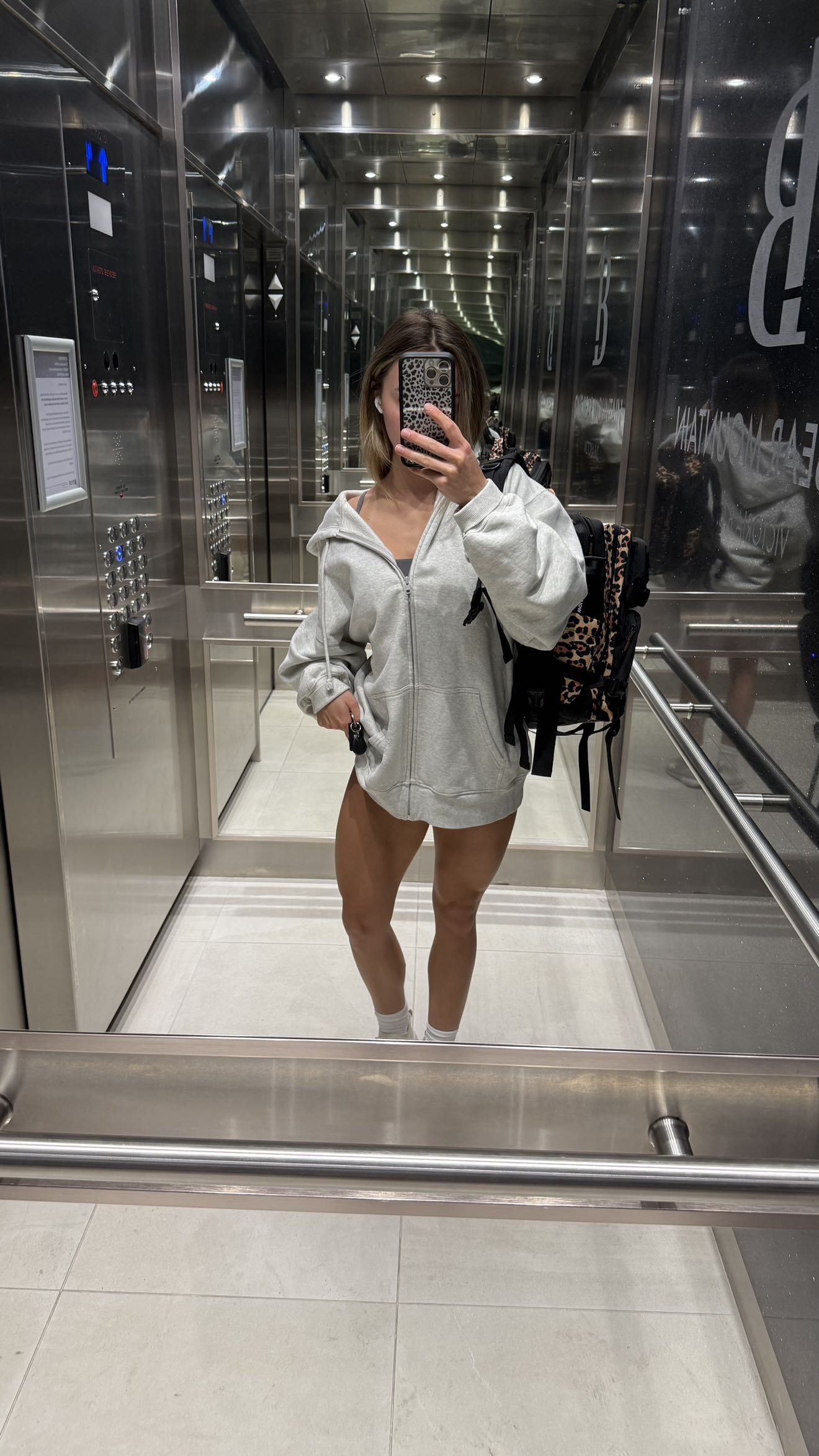 meelahrobbins snapchat image archive image