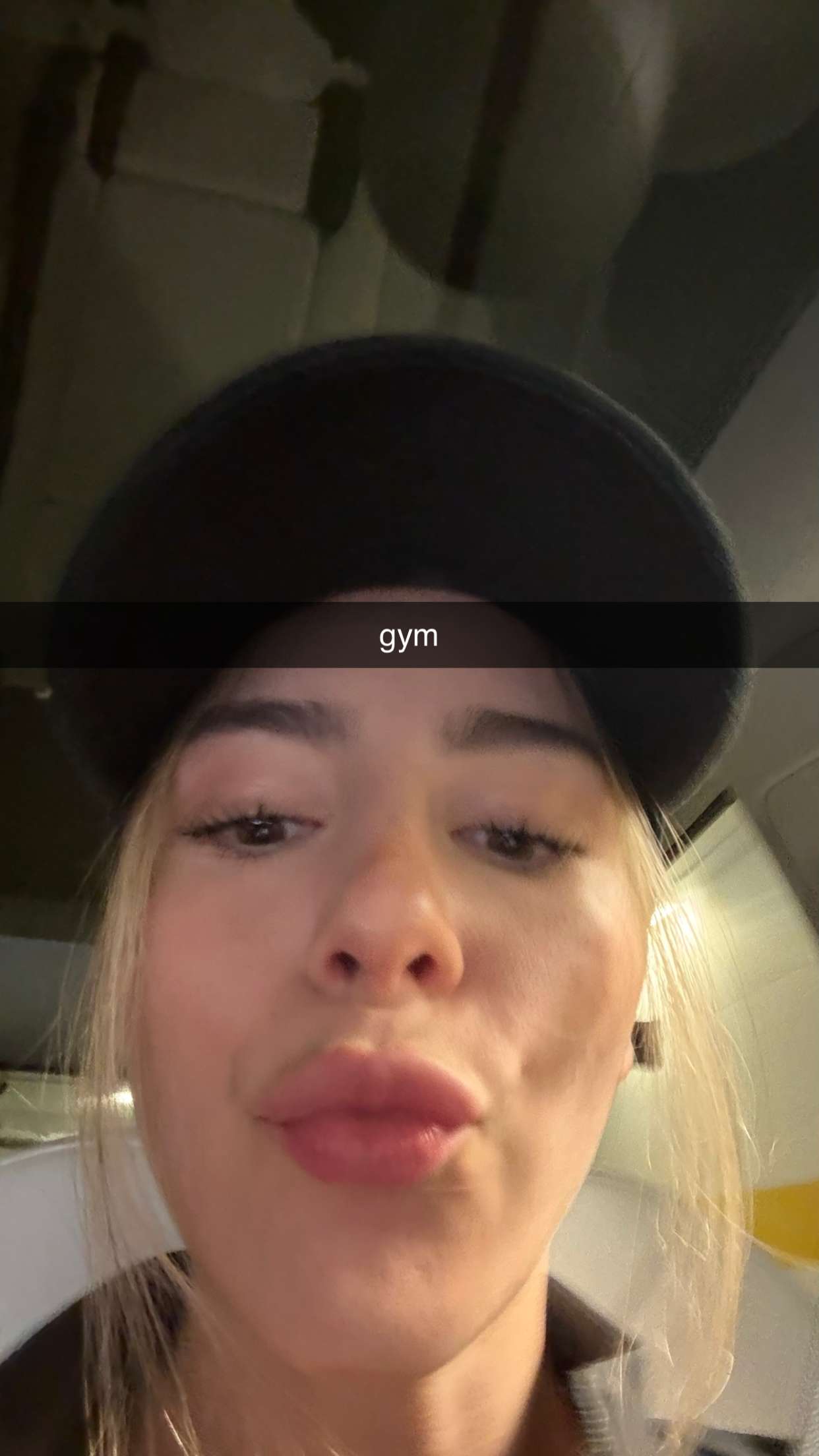 meelahrobbins snapchat image archive image