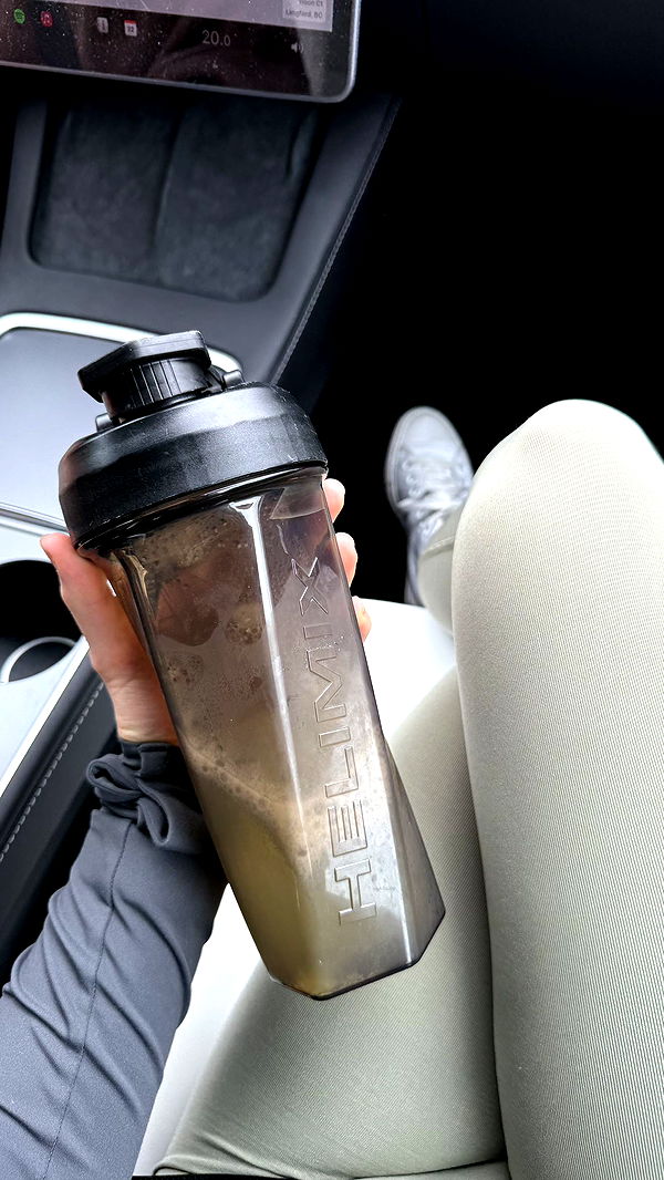 meelahrobbins image ~ Altpins