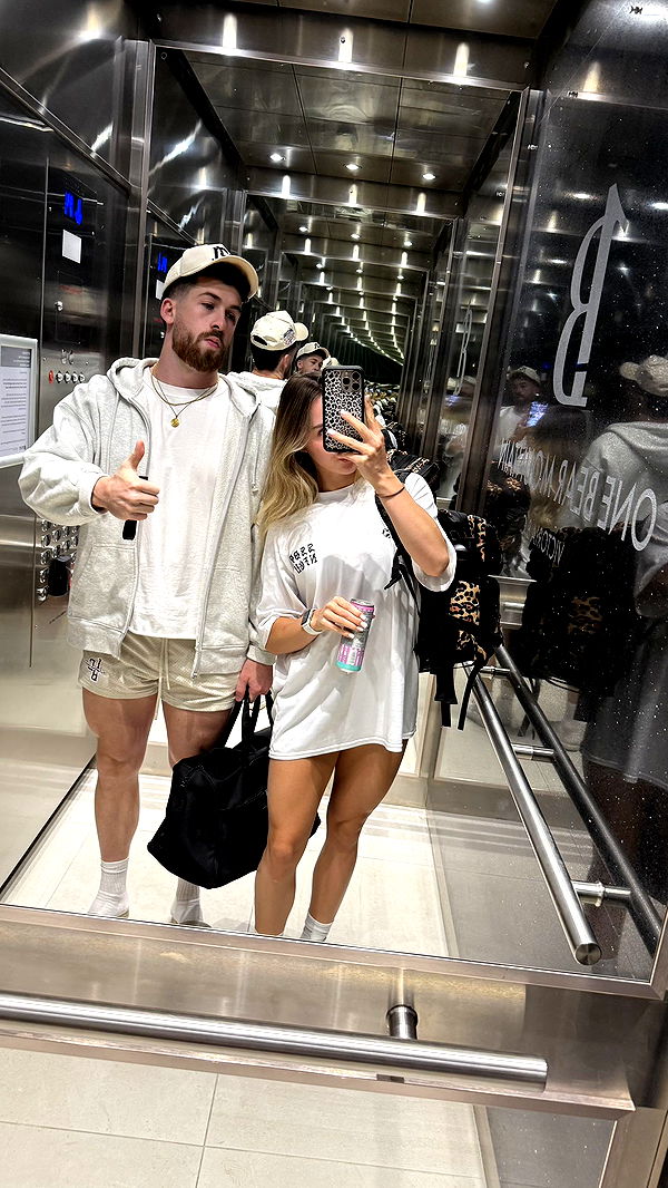 meelahrobbins image ~ Altpins