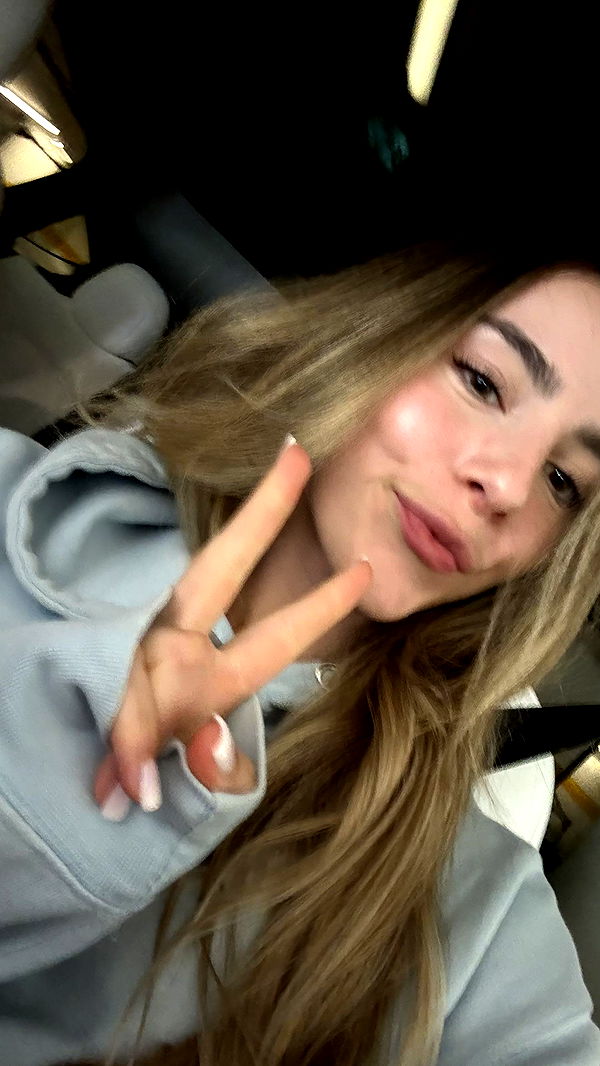 meelahrobbins image ~ Altpins