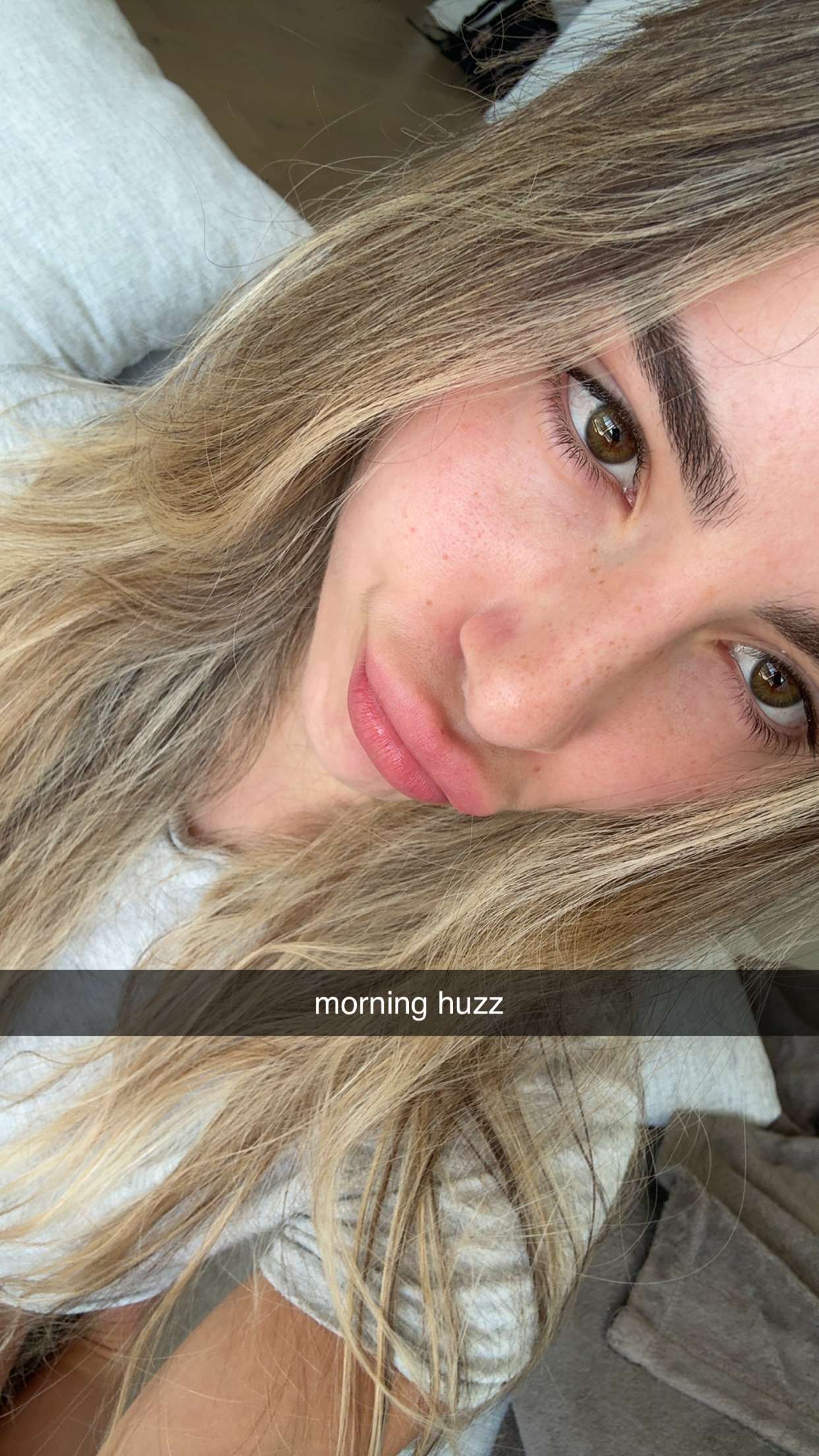 meelahrobbins snapchat image archive image