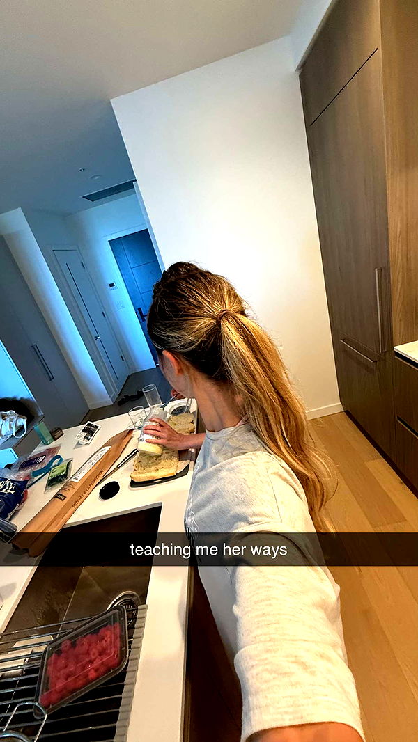 meelahrobbins image ~ Altpins