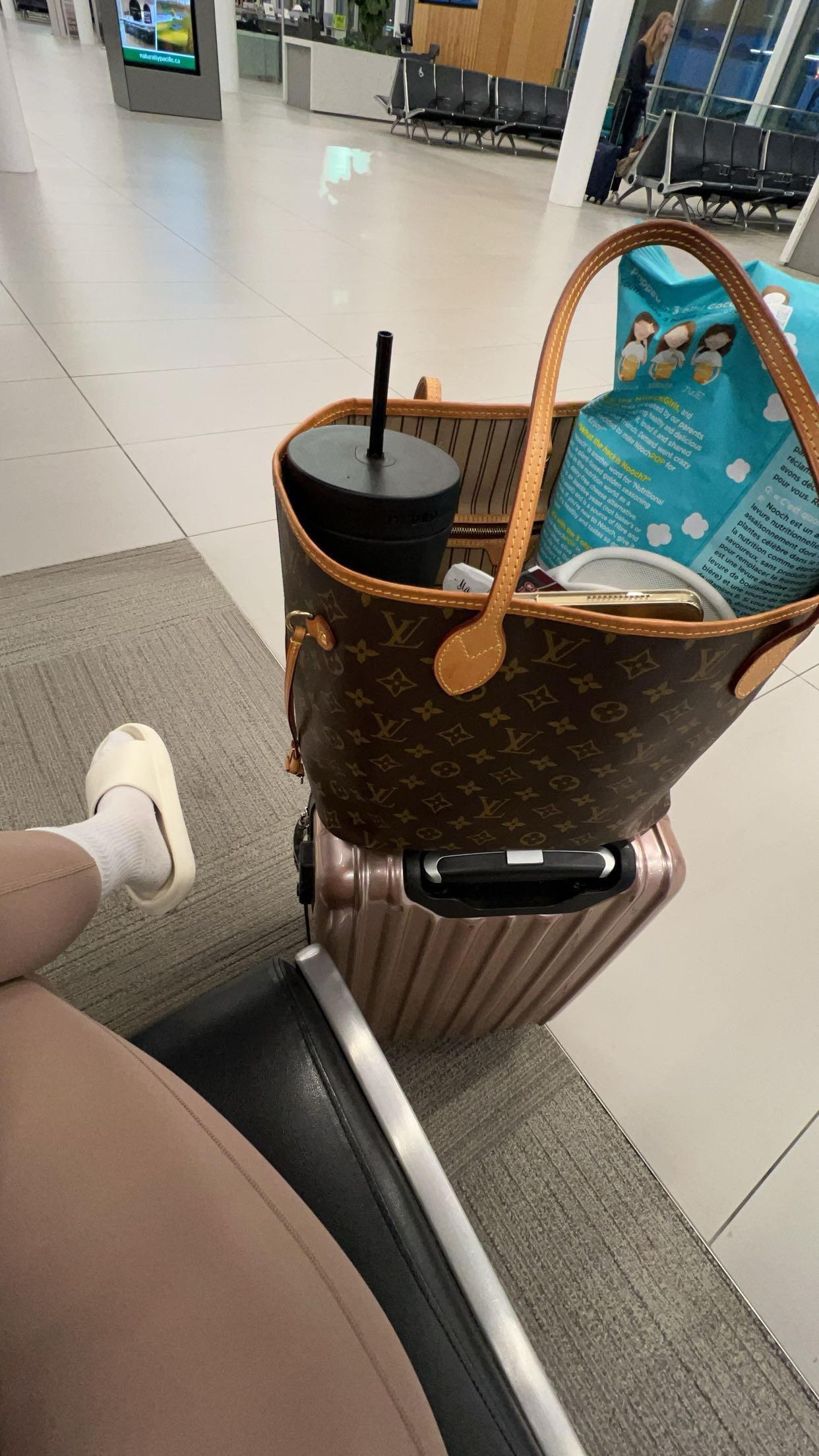 meelahrobbins snapchat image archive image