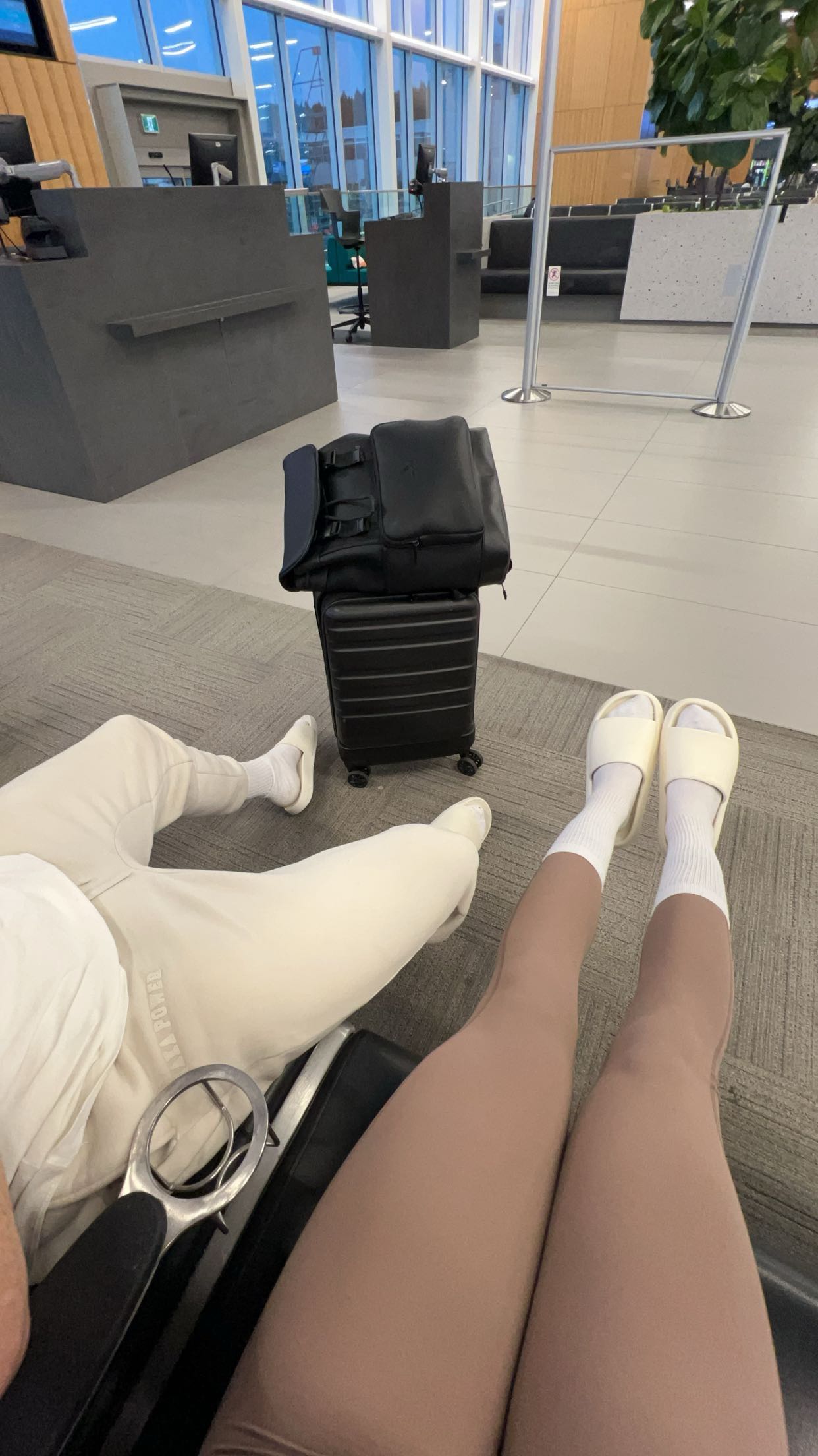 meelahrobbins snapchat image archive image