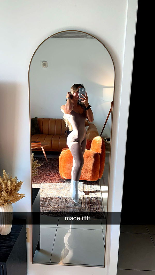 meelahrobbins image ~ Altpins