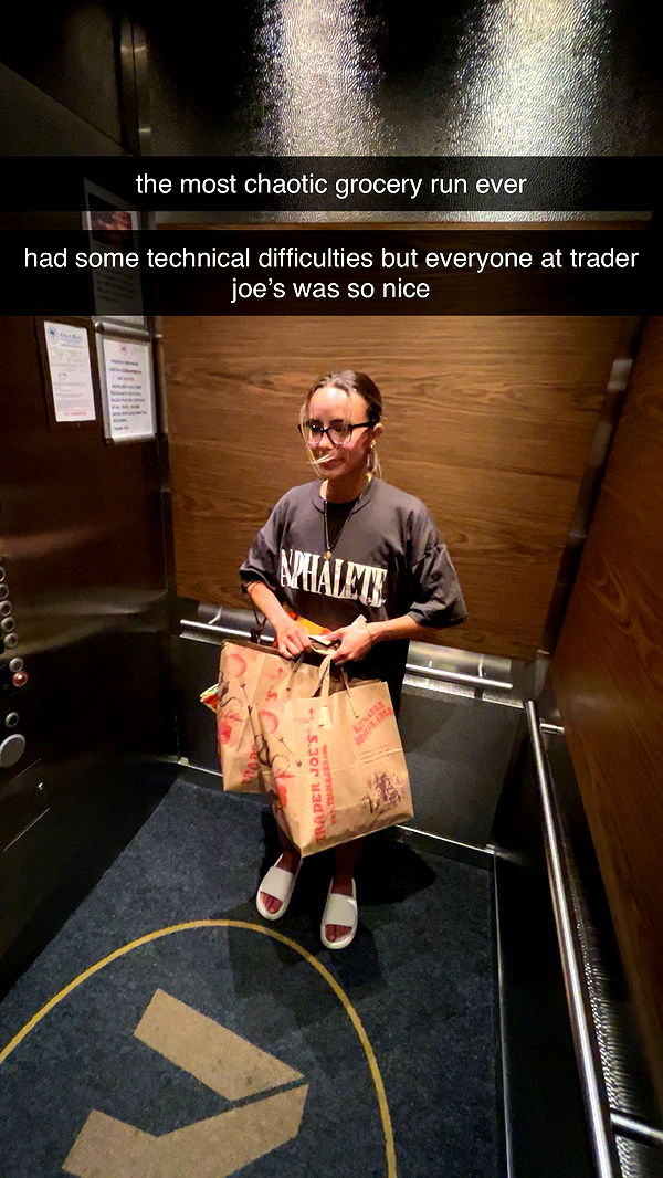 meelahrobbins image ~ Altpins