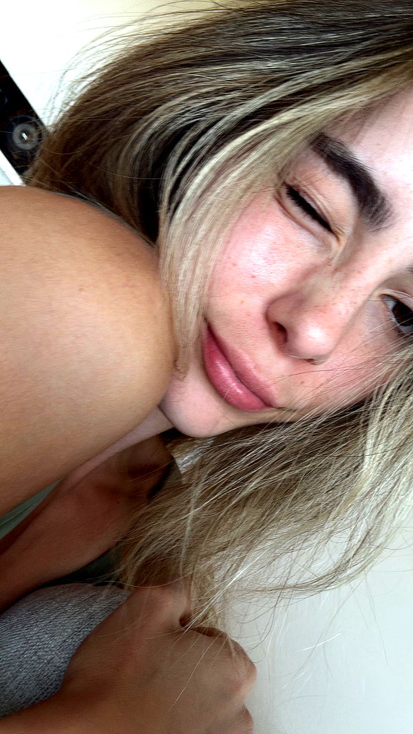 meelahrobbins image ~ Altpins