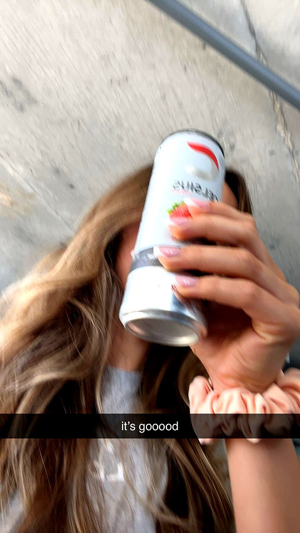 meelahrobbins image ~ Altpins