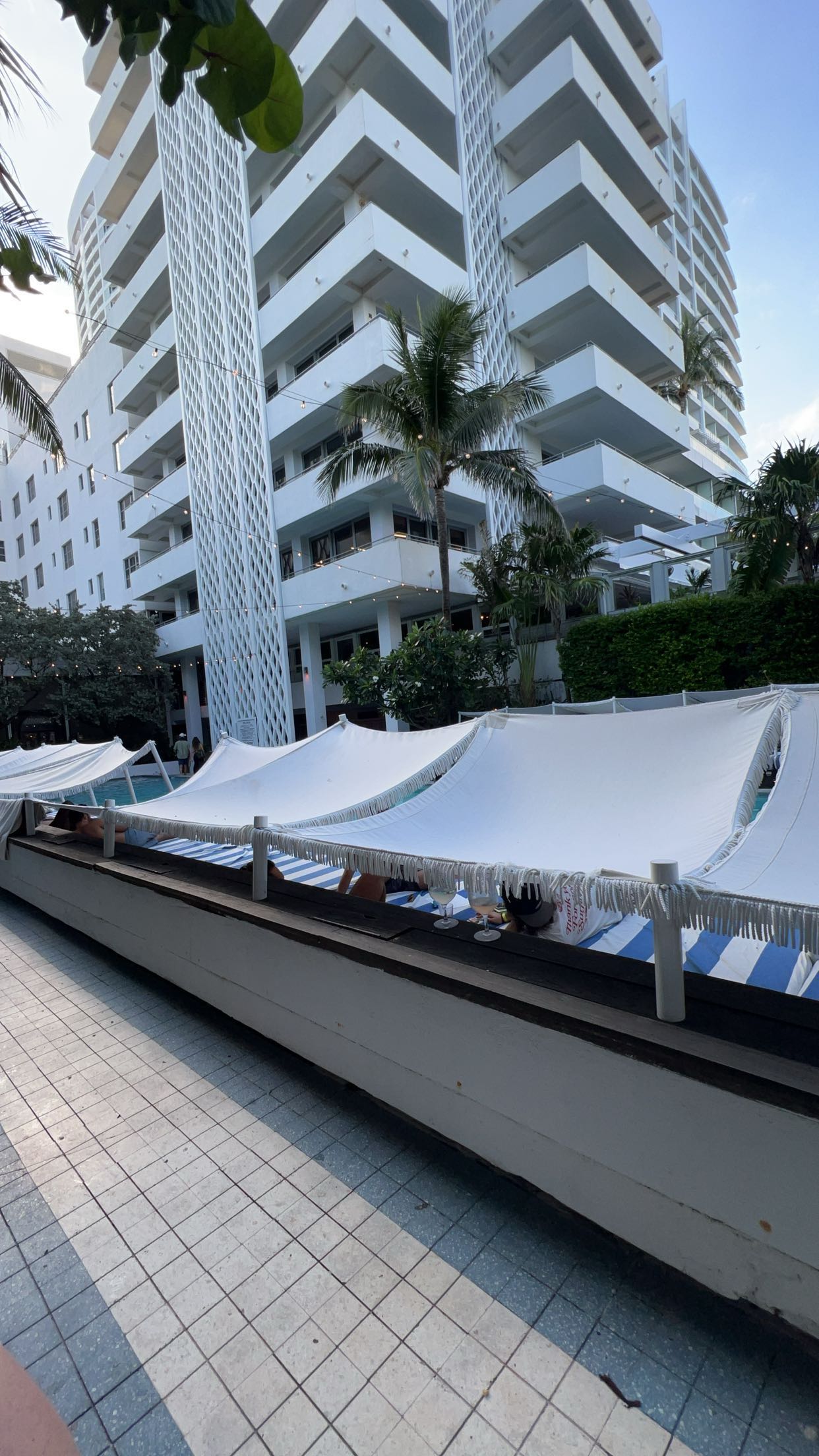 meelahrobbins snapchat image archive image