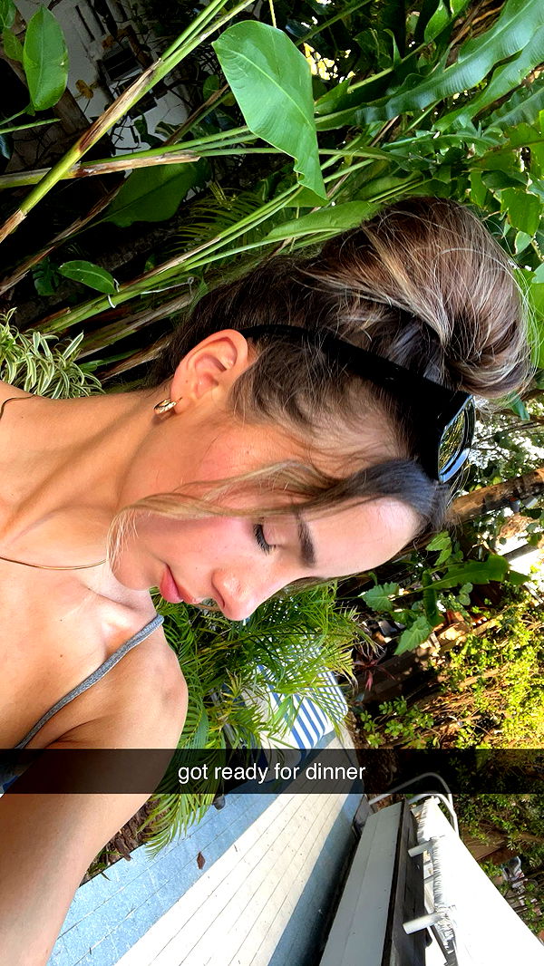 meelahrobbins image ~ Altpins