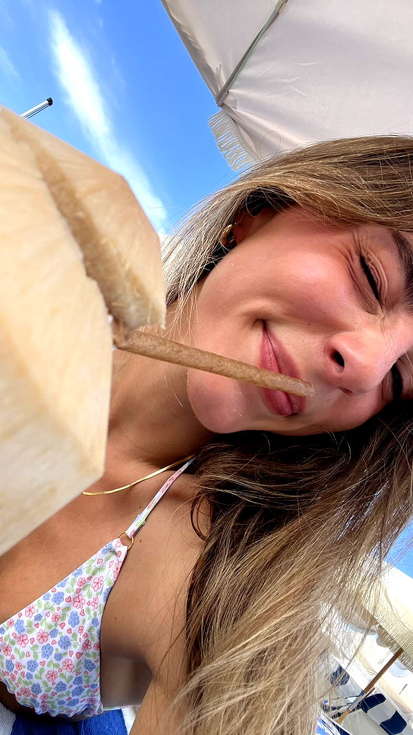 meelahrobbins image ~ Altpins