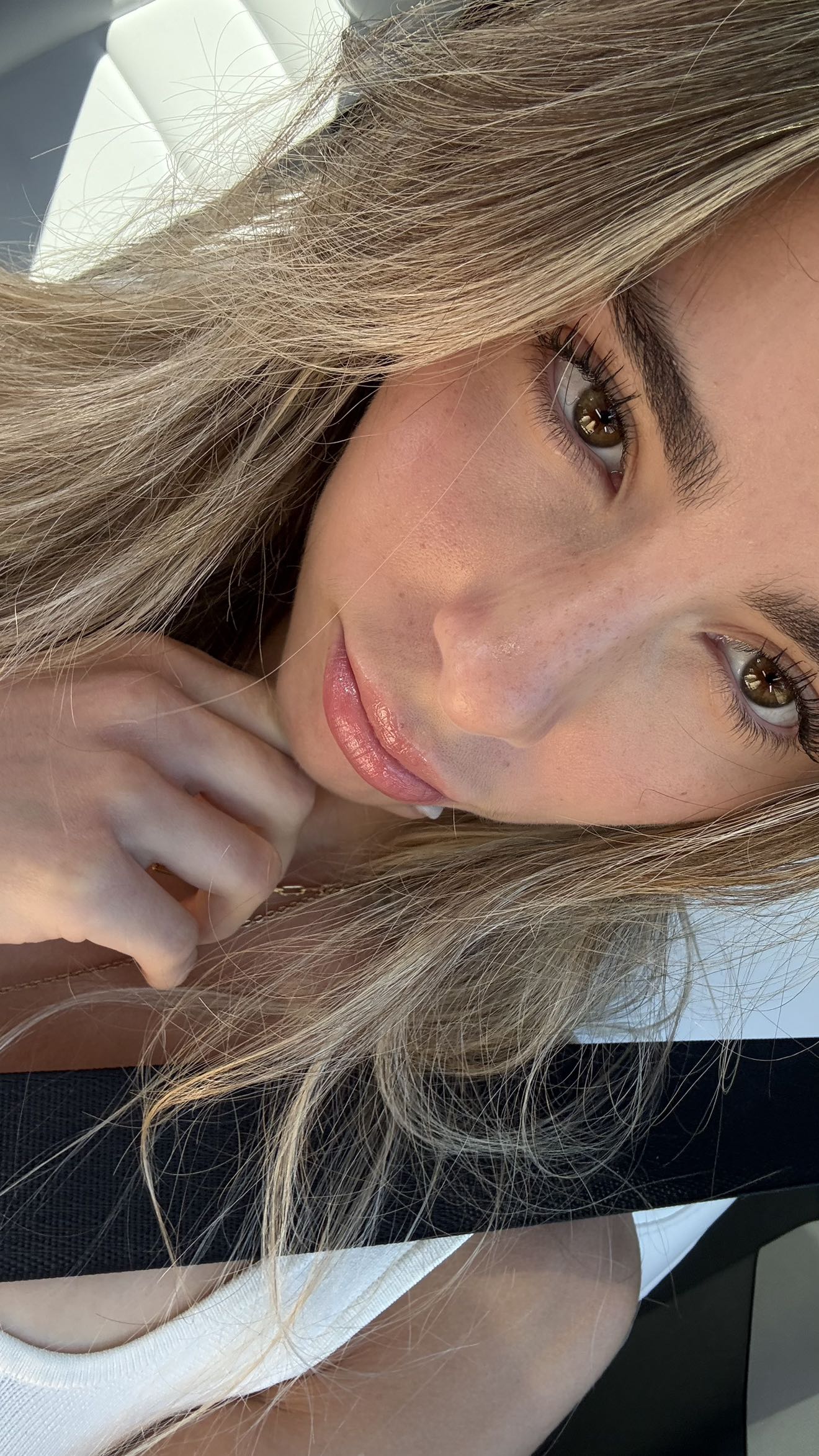 meelahrobbins snapchat image archive image